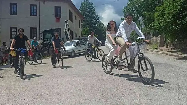 En çevreci düğün konvoyu