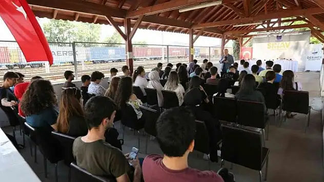 YKS'ye girecek öğrencilere sınav kaygısı semineri