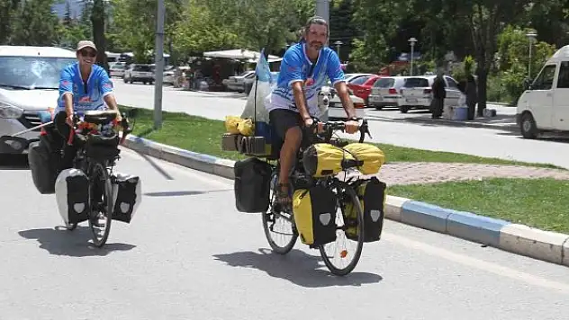 Dünya turuna çıkan Arjantinli çift Konya'da