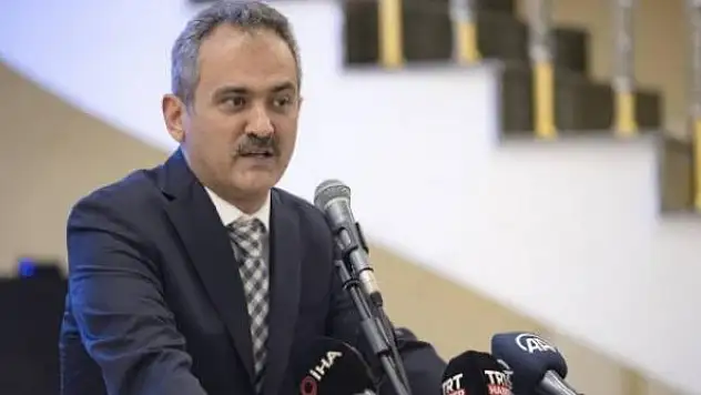 Milli Eğitim Bakanı Özer'den yaz okulu açıklaması