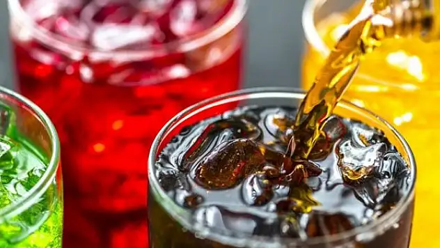 Şekerli içecekler karaciğer kanseri riskini artırıyor