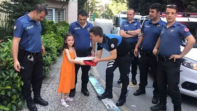 Polislerden şehit kızına 'karne sürprizi'