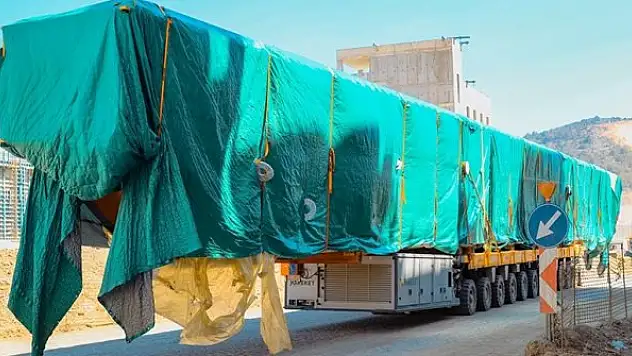 Akkuyu NGS'nin birinci ünitesinde kullanılacak polar vinç inşaat sahasına ulaştı