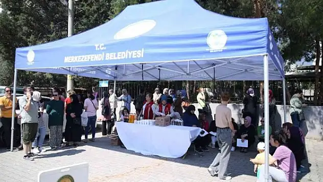 YKS'ye giren öğrencilere ve ailelerine ikram