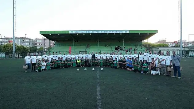 Babalar ve oğullarını karşı karşıya getiren organizasyonlar büyük ilgi gördü