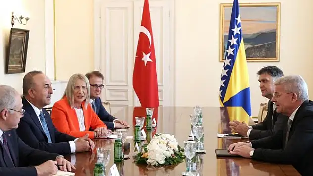 Çavuşoğlu, Devlet Başkanlığı Konseyi Başkanı Caferoviç'le görüştü