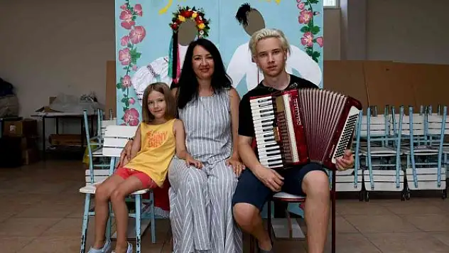 Savaş mağduru Ukraynalı çocuklar babalar gününü buruk geçiriyor