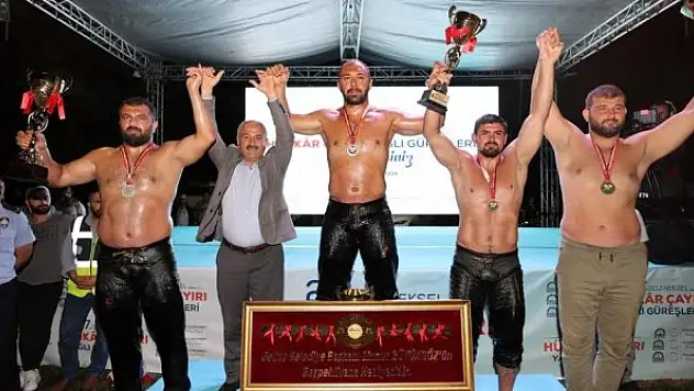 Er meydanında şampiyon, Başpehlivan Ali Gürbüz oldu