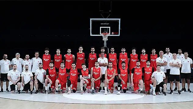 12 Dev Adam, Britanya'ya hazırlanıyor