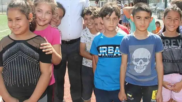 Çocuklar tatilde yaşıtları ile vakit geçirmeli