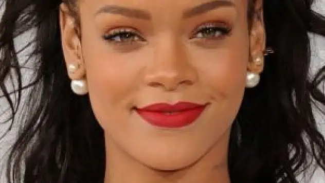 Rihanna'dan müzik tarihine geçen rekor