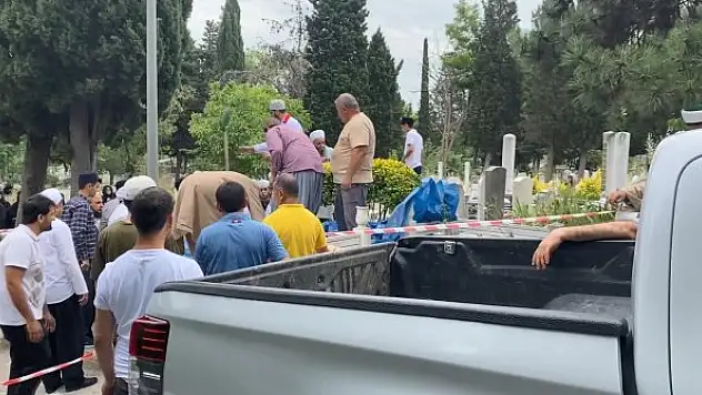 Ustaosmanoğlu mürşidi Ali Haydar Efendi'nin yanına defnedilecek