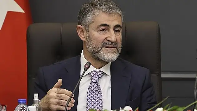 Bakan Nebati: Sağlık çalışanlarının performans ek ödeme tavanları yükseltildi