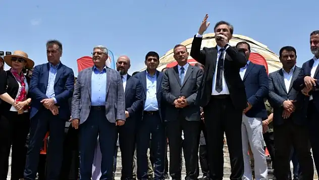 AK Parti'li Demiröz: Dünya ülkeleri gibi biz de pandemiden etkilendik