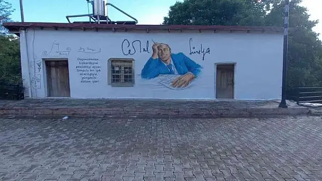 Cemal Süreya memleketinde heykeli ve şiirleriyle yaşatılıyor