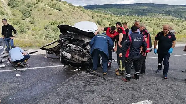Feci trafik kazasında 1 kişi öldü, 6 kişi yaralandı