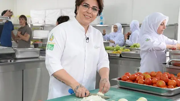 Sağlam sebze ve meyve atıklarıyla aşevi kuruldu