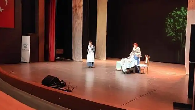 Bir yıllık eğitim sürecinde öğrendiklerini sergilediler