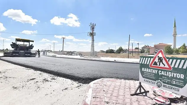 Karatay'da sıcak asfalt seferberliği devam ediyor