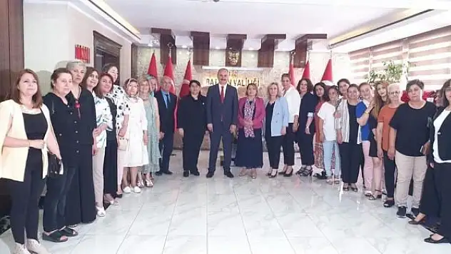 Kadın muhtarlardan Diyarbakır annelerine manevi destek