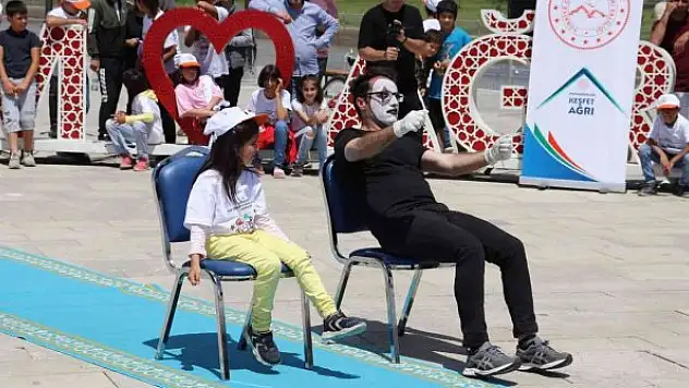 Çocuklar 'Çocuk Şenliği'nde eğlendi