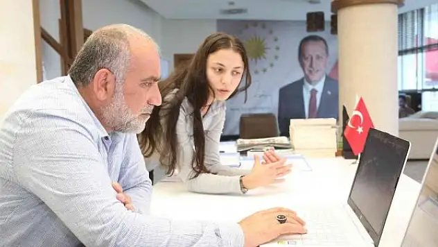 Sandıkçı: 'Gençlerimizin fikirlerini destekliyoruz'