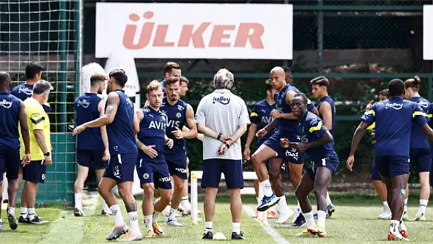 Fenerbahçe'nin kamp kadrosu açıklandı