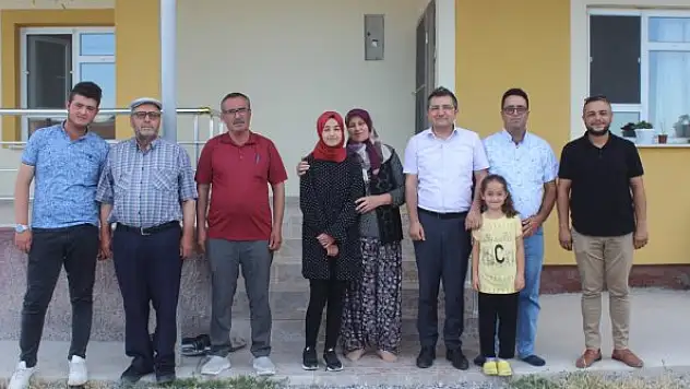 Karapınar ilçesinde LGS'de derece yapan öğrenci altınla ödüllendirildi