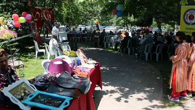 Zihinsel engelli vatandaşlar geleneksel bahar şenliklerinde bir araya geldi