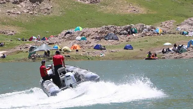 Terörden arındırılan Sat Buzul Gölleri 4'üncü festivale ev sahipliği yapıyor