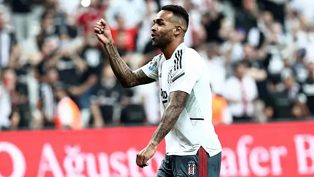 Beşiktaş'ta beklenen ayrılık gerçekleşti