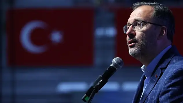 Bakan Kasapoğlu'ndan milli jimnastikçiler için tebrik mesajı