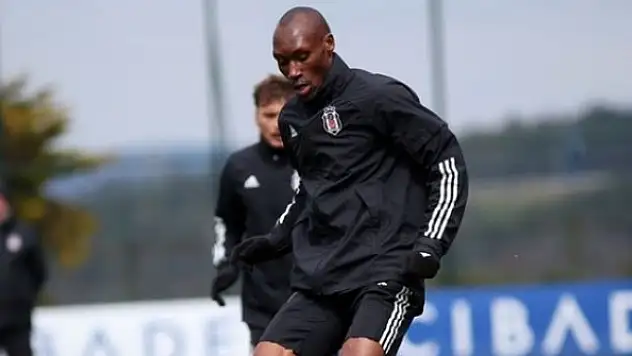 Atiba'nın sözleşmesi uzatıldı