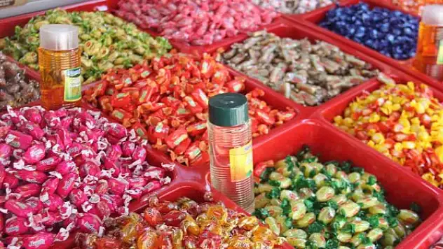Bayram şekerleri tezgahlardaki yerlerini aldı