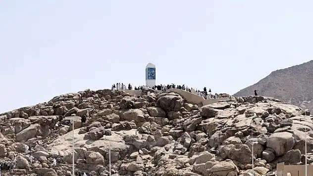 Hacı adayları Cebel-i Rahme'yi ziyaret etti