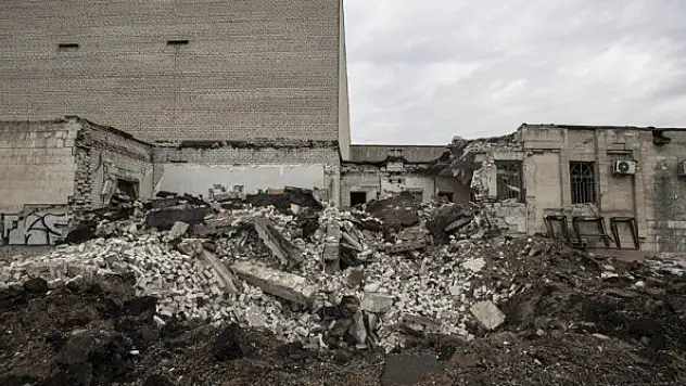 Rusya, Luhansk'ın tamamını kontrol altına aldı