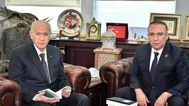 Bahçeli, MHP'nin 2 kitabını tanıttı
