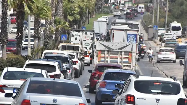 Bodrum'da bayram öncesi trafik durma noktasında