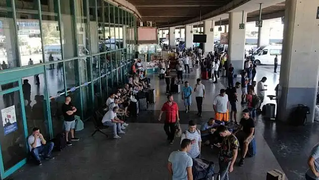 Bayram öncesi bin araç terminalden çıkıyor