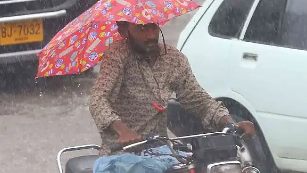 Pakistan'daki sel felaketinde ölü sayısı 97'ye yükseldi