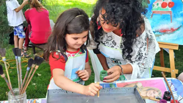 Gülmece parkı sanat atölyesine dönüştü