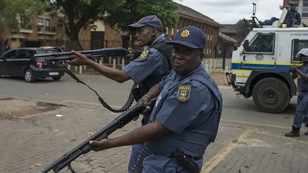 Eğlence mekanında 21 kişiyi öldürdüler