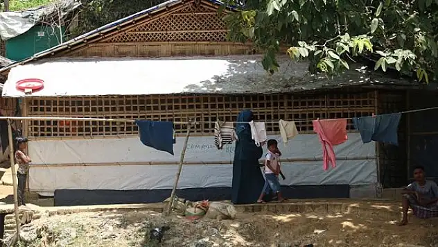 Arakanlı Müslümanların mülteci kamplarında zorlu yaşam mücadelesi