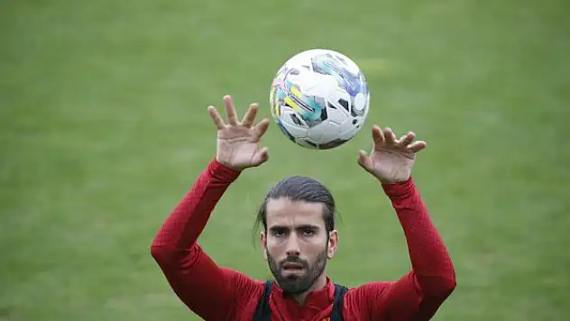 Galatasaray'ın yeni transferi Sergio Oliveira kampa katıldı