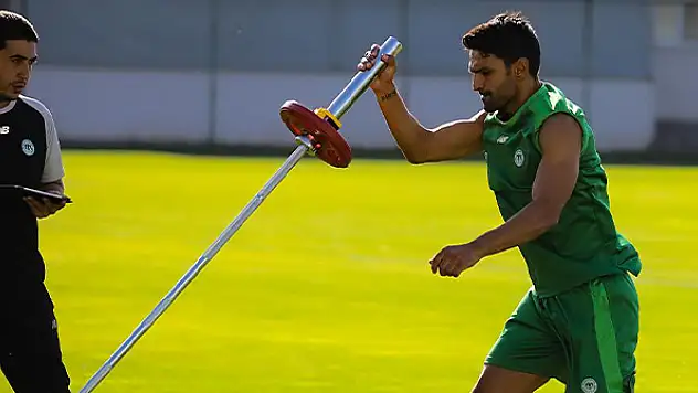 Konyaspor'un yeni transferi Muhammet form tutuyor
