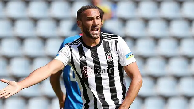 Cenk Tosun: Artık o eski kafadan çıkıp modern futbol oynatmak güzel bir şey