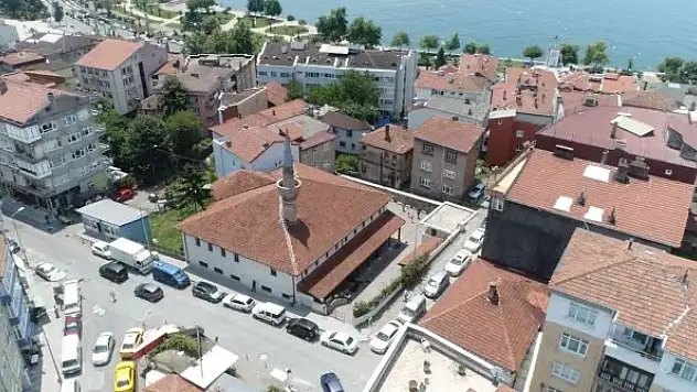 Bin 600 yıllık Ayasofya kilisesi, 700 yıldır camii olarak hizmet veriyor