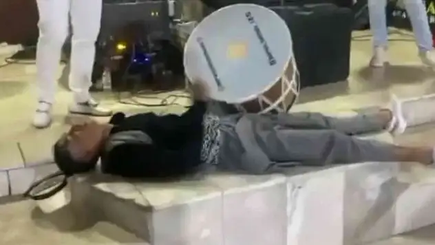 Davulcu sünnet düğününde kendinden geçti