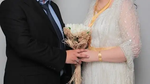 Takısız düğün yaptılar