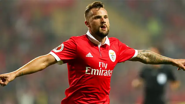 Galatasaray'dan Seferovic hamlesi